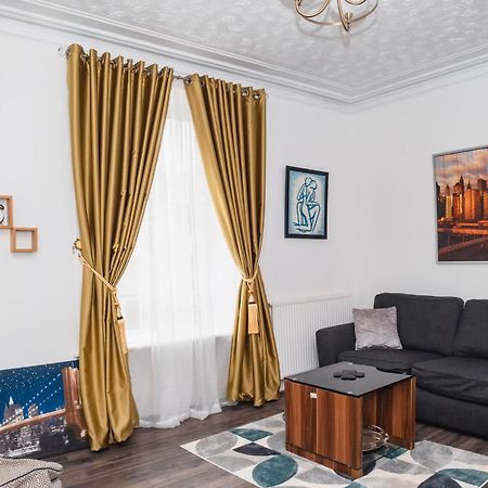 Entire Fabulous 2Bedroom First Floor Flat Located Within Close Proximity To City Centre & University Of Aberdeen With Private Parking מראה חיצוני תמונה